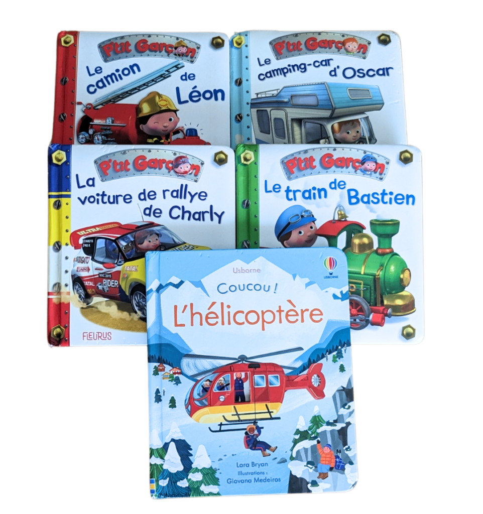 5 livres pour enfant de la collection P'tit Garçon de chez Fleurus. Mieux que les jouets pour l'occuper dans les transports.